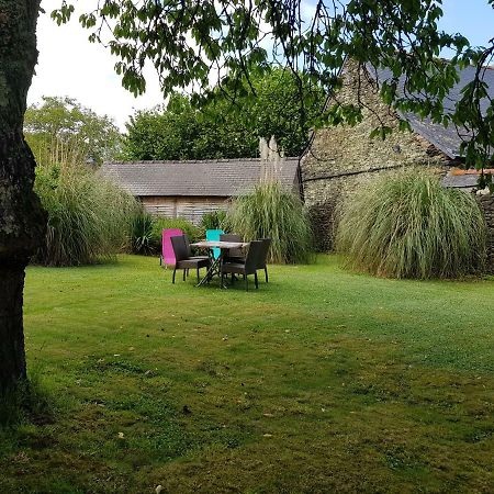 Les Locations Du Puits Bed & Breakfast Rochefort-en-Terre Bagian luar foto
