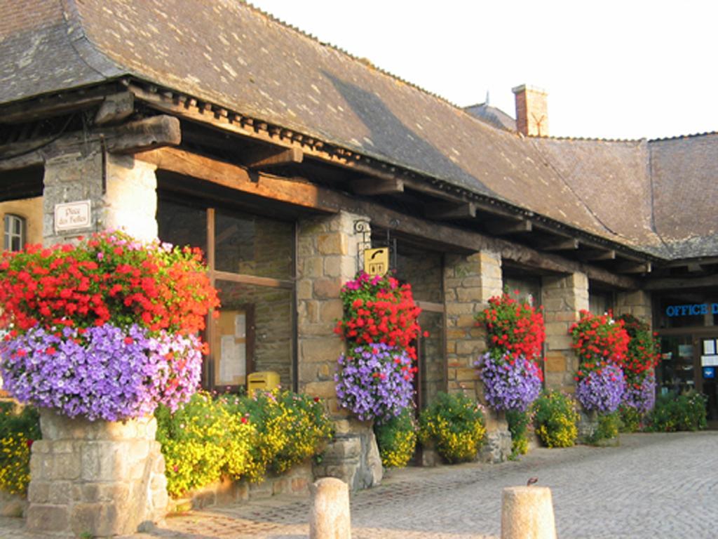 Les Locations Du Puits Bed & Breakfast Rochefort-en-Terre Bagian luar foto